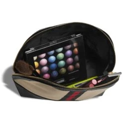 Gillian Jones Secrets Cosmetics Bag Beige 11010-50 -Clinique Salgsbutik gillian jones secrets cosmetics bag beige 11010 50 1603355554