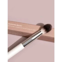 ILIA Blending Brush -Clinique Salgsbutik ilia blending brush 1662546921